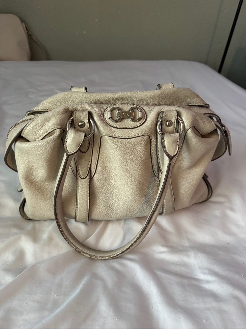 Michael Kors Vintage Cream Off-White Pebbled Leather Astor Satchel Handbag